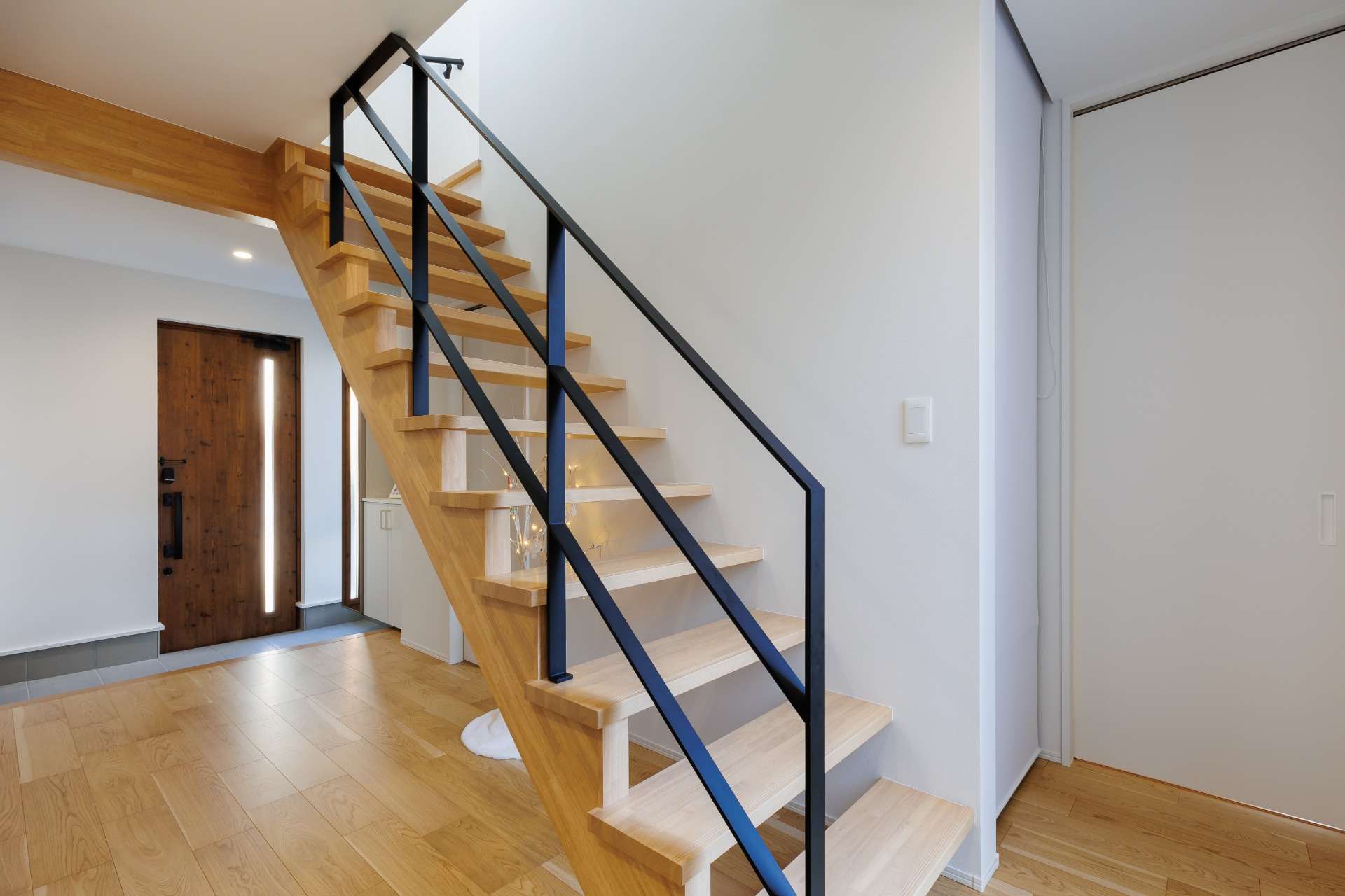 アイランドキッチンのL型LDKハウス