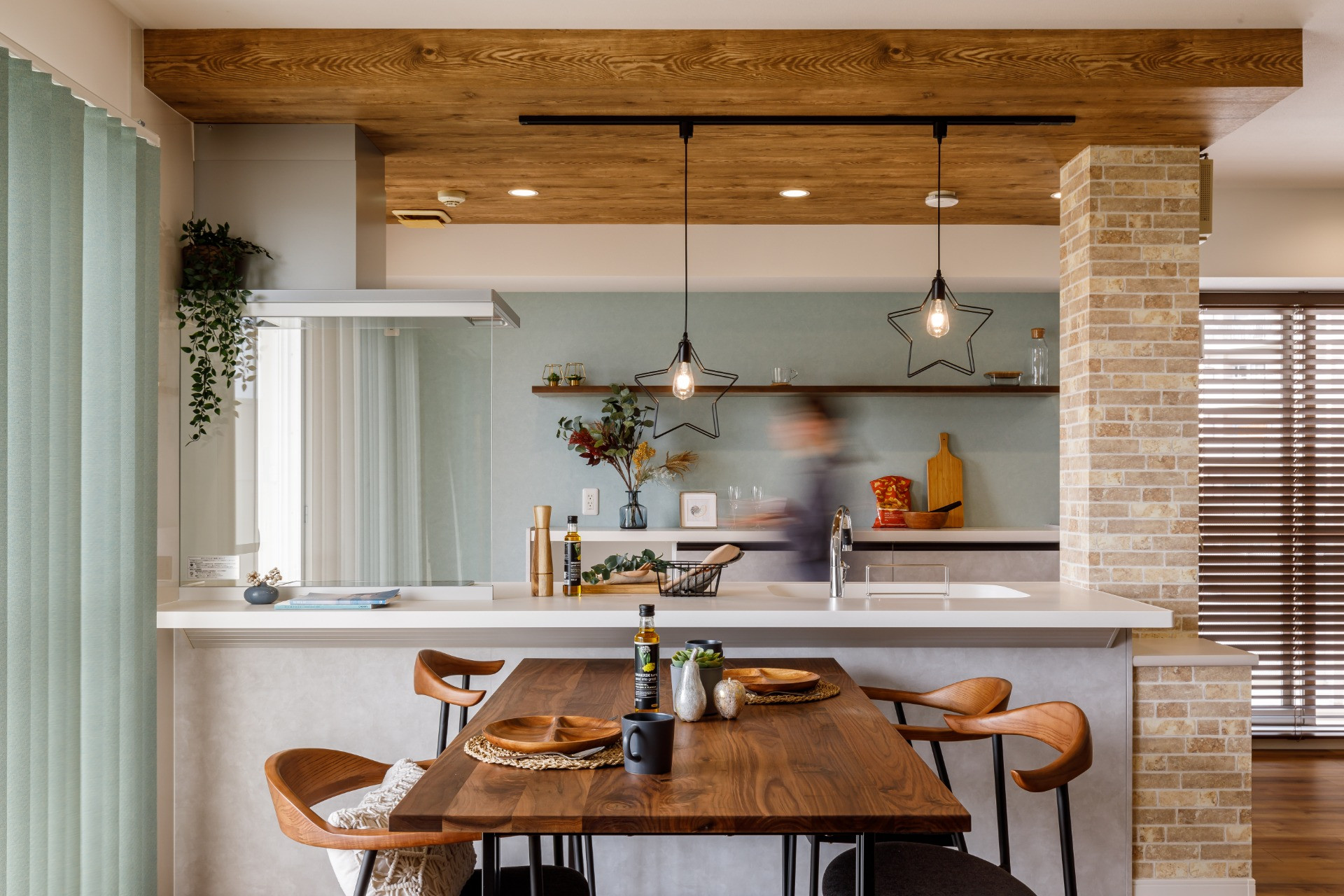 リゾート・ブルーで彩る、海町リノベーション