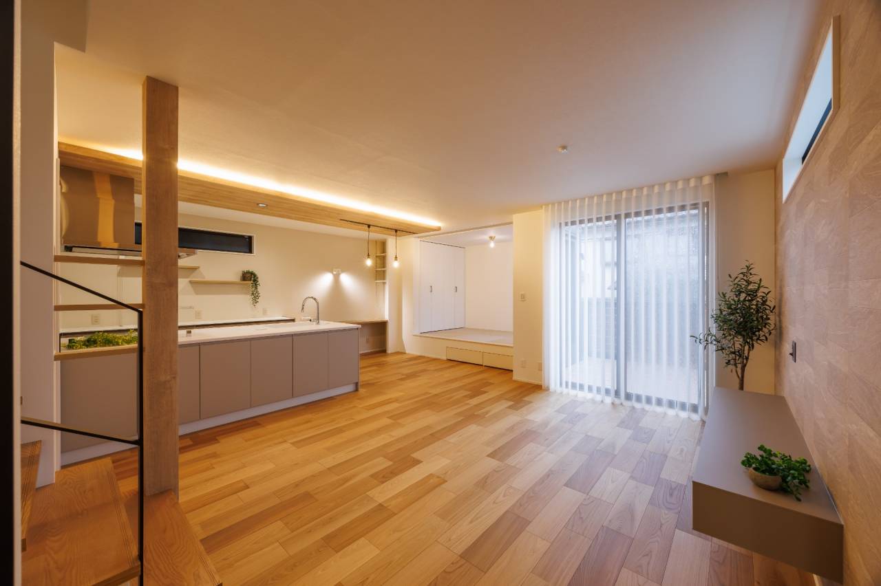 光と視線をコントロールするバーチカルブラインドの魅力💡