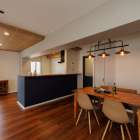 落ち着きのアンティーク・コーデ