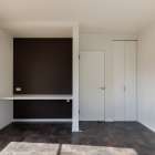 フロアタイルで彩る、海外ドラマのようなモダンルーム